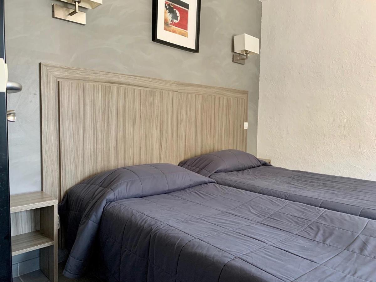 Hotel Les Palmiers En Camargue แซ็งต์-มารี-เดอ-ลา-แมร์ ภายนอก รูปภาพ