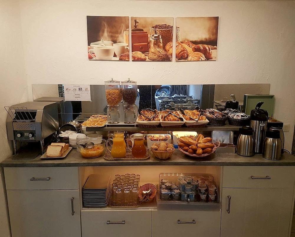 Hotel Les Palmiers En Camargue แซ็งต์-มารี-เดอ-ลา-แมร์ ภายนอก รูปภาพ
