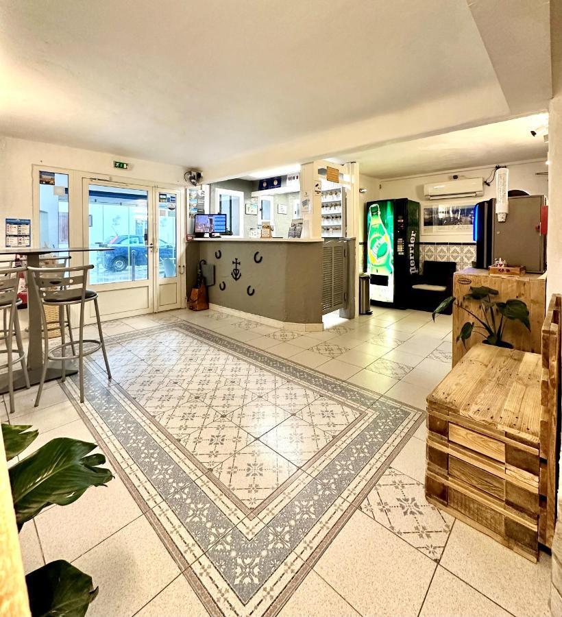 Hotel Les Palmiers En Camargue แซ็งต์-มารี-เดอ-ลา-แมร์ ภายนอก รูปภาพ