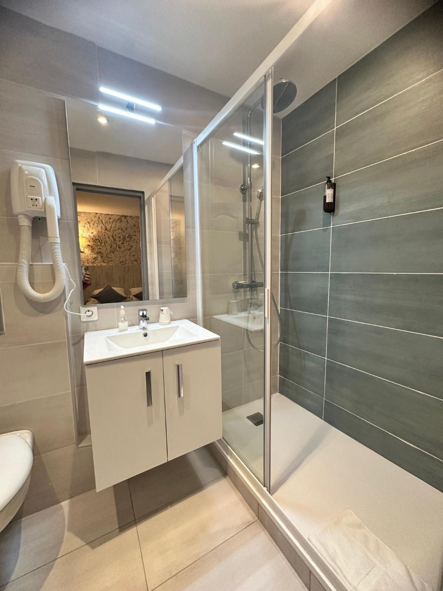 Hotel Les Palmiers En Camargue แซ็งต์-มารี-เดอ-ลา-แมร์ ภายนอก รูปภาพ