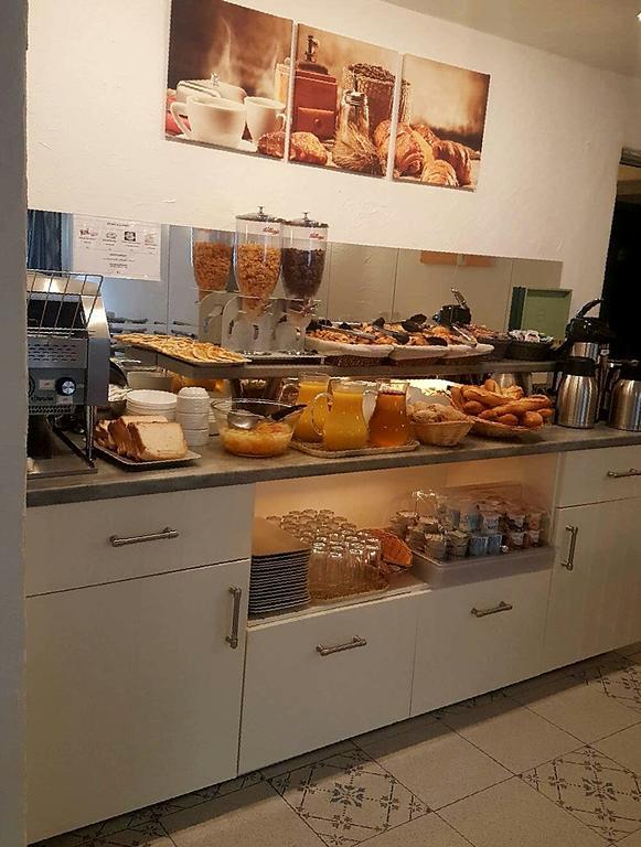 Hotel Les Palmiers En Camargue แซ็งต์-มารี-เดอ-ลา-แมร์ ภายนอก รูปภาพ