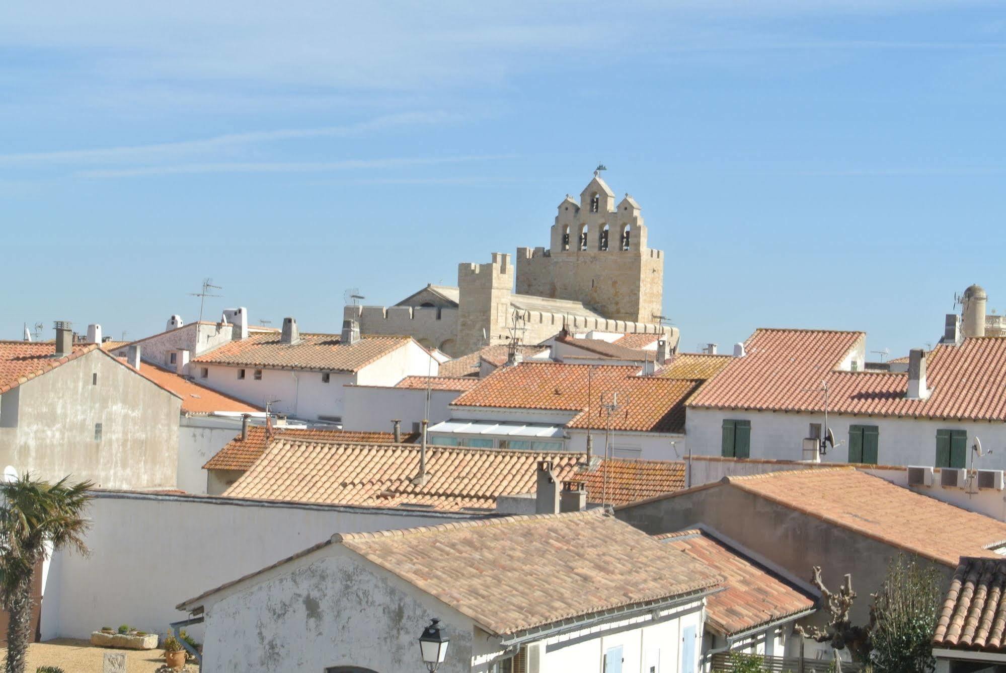 Hotel Les Palmiers En Camargue แซ็งต์-มารี-เดอ-ลา-แมร์ ภายนอก รูปภาพ